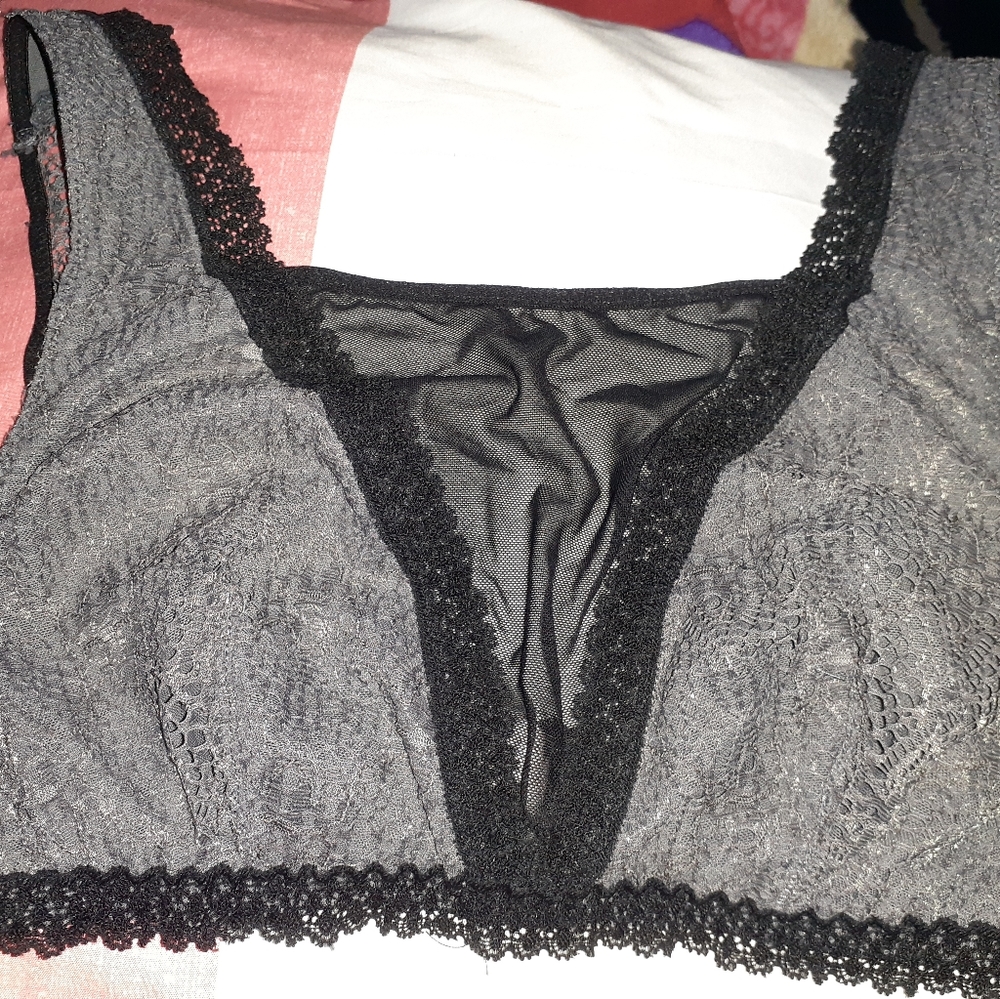 Candie's Medium Black & Gray Bra